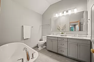 2260 Durand Dr, Downers Grove, IL 60515 - Photo 21