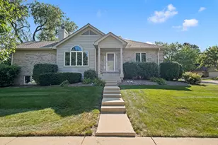 2260 Durand Dr, Downers Grove, IL 60515 - Photo 1