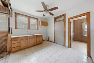9250 S Ada St, Chicago, IL 60620 - Photo 5