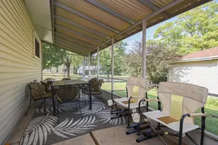 2605 W Vermont Ave, Waukegan, IL 60087 - Photo 5