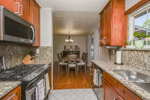 2605 W Vermont Ave, Waukegan, IL 60087 - Photo 11