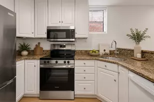 636 W Webster Ave, Chicago, IL 60614 - Photo 7