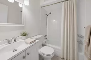 636 W Webster Ave, Chicago, IL 60614 - Photo 15