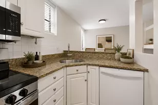 636 W Webster Ave, Chicago, IL 60614 - Photo 9