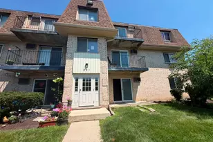 281 Shorewood Dr, Glendale Heights, IL 60139 - Photo 1