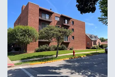 1302 E Washington Street #B1, Des Plaines, IL 60016 - Photo 1