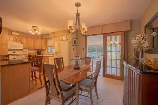 10524 S Michael Dr, Palos Hills, IL 60465 - Photo 9