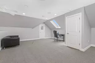 9340 S Clifton Park Ave, Evergreen Park, IL 60805 - Photo 11