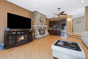 9340 S Clifton Park Ave, Evergreen Park, IL 60805 - Photo 3