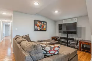 3575 N Milwaukee Ave, Chicago, IL 60641 - Photo 3