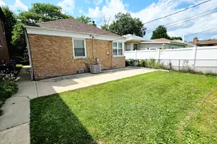 6311 N Kedvale Ave, Chicago, IL 60646 - Photo 25