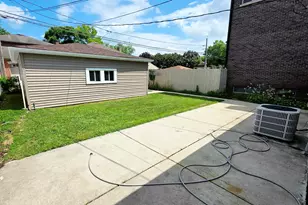 6311 N Kedvale Ave, Chicago, IL 60646 - Photo 27