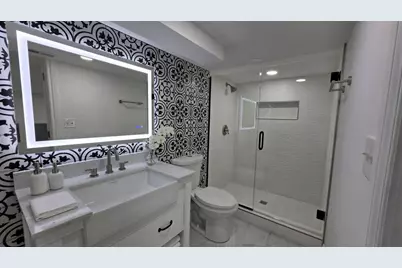 6311 N Kedvale Avenue, Chicago, IL 60646 - Photo 21