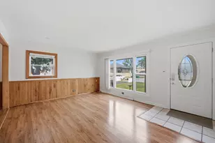 4847 W 84th Pl, Burbank, IL 60459 - Photo 5