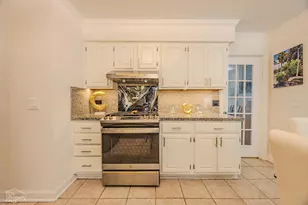 660 Versailles Circle, Elk Grove Village, IL 60007 - Photo 7