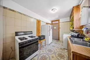 1637 S 10th Ave, Maywood, IL 60153 - Photo 9