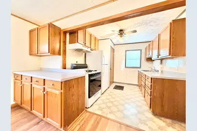 415 E 12th Street, Streator, IL 61364 - Photo 5