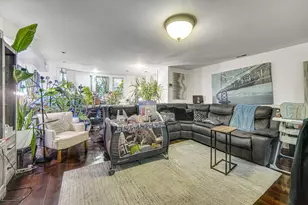 7020 S Paxton Ave, Chicago, IL 60649 - Photo 3