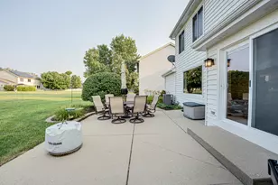 1411 Burnett Dr, Aurora, IL 60502 - Photo 35