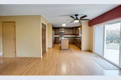 1411 Burnett Drive, Aurora, IL 60502 - Photo 11