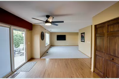 1411 Burnett Drive, Aurora, IL 60502 - Photo 9
