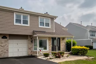 1900 Wisteria Ct, Naperville, IL 60565 - Photo 3