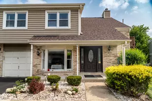 1900 Wisteria Ct, Naperville, IL 60565 - Photo 1