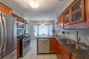 1900 Wisteria Ct, Naperville, IL 60565 - Photo 9