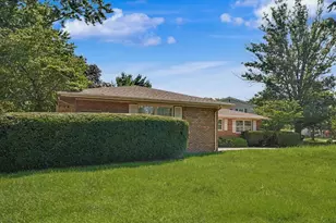 10 Greenfield Ct, Savoy, IL 61874 - Photo 3