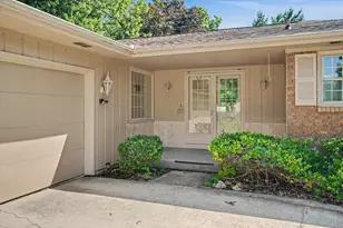 10 Greenfield Ct, Savoy, IL 61874 - Photo 5