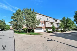 6127 Riverbend Pl, Lisle, IL 60532 - Photo 3