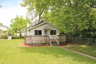 338 E Lakeview Ave, Round Lake Beach, IL 60073 - Photo 3