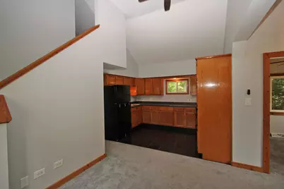 338 E Lakeview Avenue, Round Lake Beach, IL 60073 - Photo 11