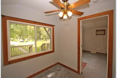 338 E Lakeview Avenue, Round Lake Beach, IL 60073 - Photo 15