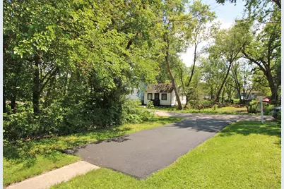 338 E Lakeview Avenue, Round Lake Beach, IL 60073 - Photo 31