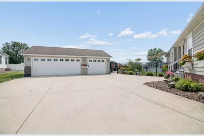 23036 Pinehurst Drive, Frankfort, IL 60423 - Photo 3