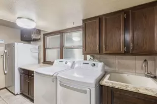 2621 Landwehr Rd, Glenview, IL 60026 - Photo 11