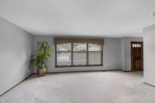2621 Landwehr Rd, Glenview, IL 60026 - Photo 3