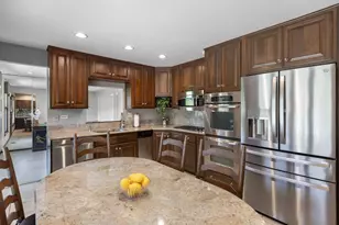 2621 Landwehr Rd, Glenview, IL 60026 - Photo 7