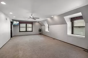2621 Landwehr Rd, Glenview, IL 60026 - Photo 17