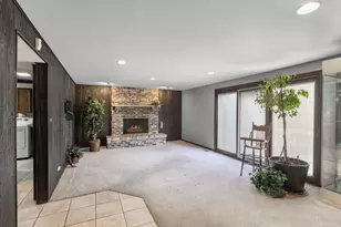 2621 Landwehr Rd, Glenview, IL 60026 - Photo 9