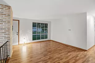 114 S Willow Ln, Glenwood, IL 60425 - Photo 7