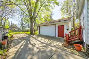 427 Grand Ave, Aurora, IL 60506 - Photo 25