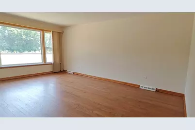10824 S Sacramento Avenue, Chicago, IL 60655 - Photo 5