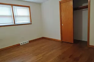 10824 S Sacramento Ave, Chicago, IL 60655 - Photo 7