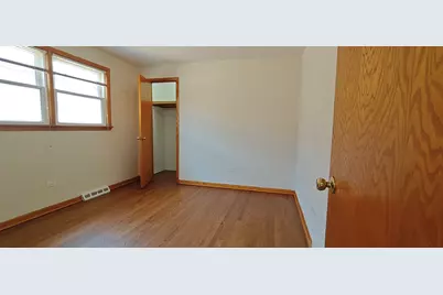 10824 S Sacramento Avenue, Chicago, IL 60655 - Photo 9