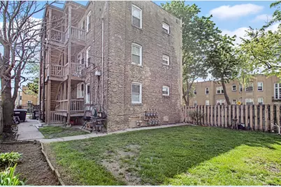 5004 W Newport Avenue #3E, Chicago, IL 60641 - Photo 11