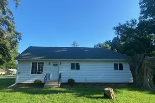 201 W 3rd St, Streator, IL 61364 - Photo 1