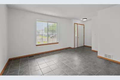 280 Persimmon Court, Round Lake Beach, IL 60073 - Photo 3