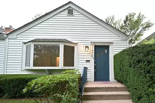 1570 Dewey Ave, Evanston, IL 60201 - Photo 3